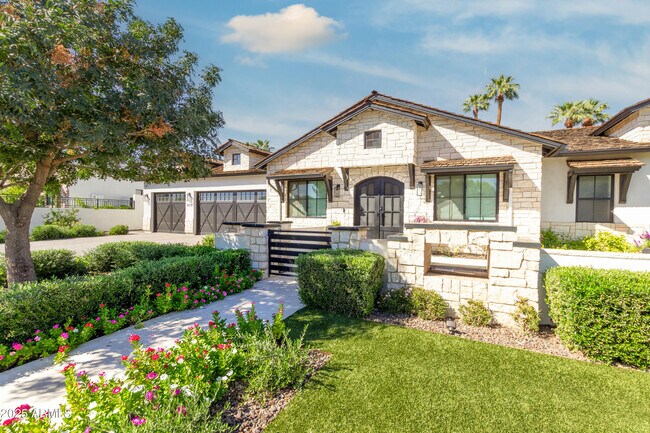 Photo - 5612 E Calle Del Paisano