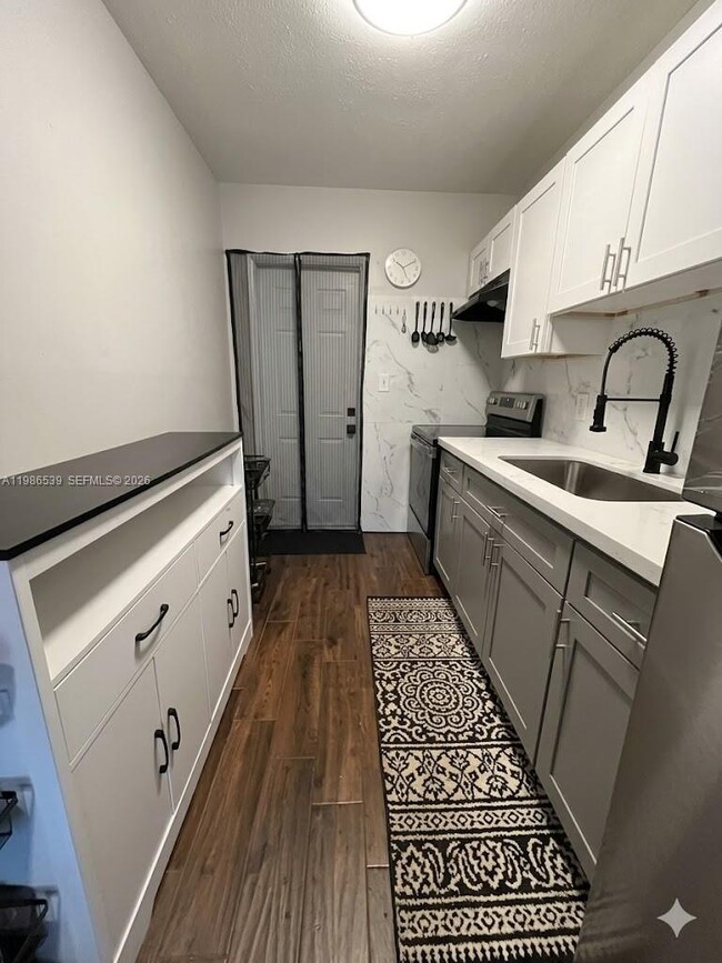 Photo - 730 NW 4th Ave Unit 3