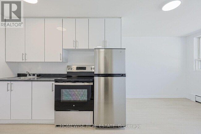 Photo - 2204 Dufferin St Unit 107