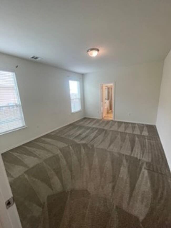 Photo - 813 Sandhill Branch Dr