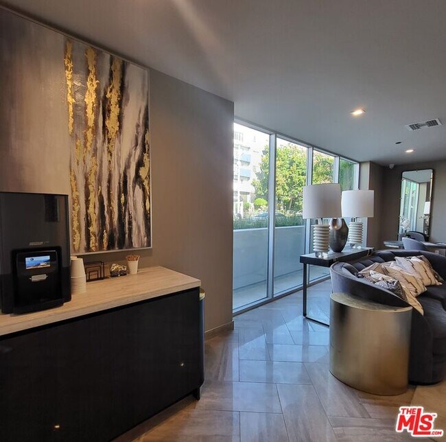 Photo - 750 S Kingsley Dr Unit 205