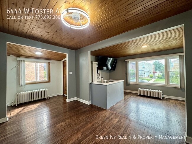 6444 W Foster Ave