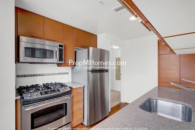 Photo - Modern 2-Bedroom, 2-Bath Condo with Stunni... Unidad 1502 - NEW PROPERTY