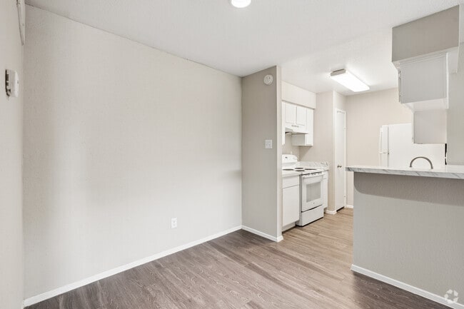 1BR, 1BA - 633SF - Dining Room - Artisan West