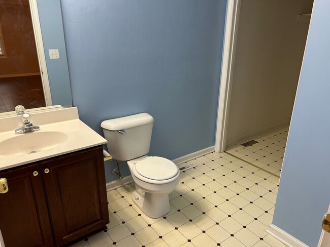 Photo - 5200 Shallowford Rd