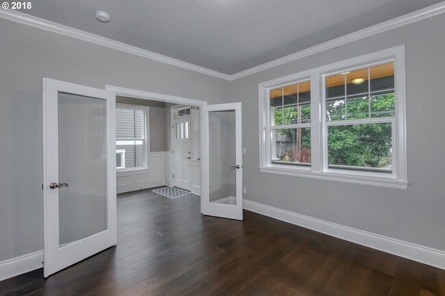 office - 3993 SE 36TH AVE Unit A