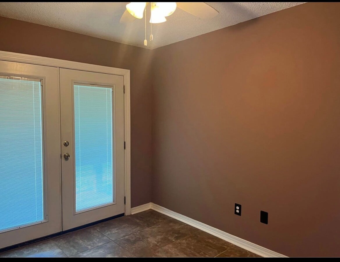 Photo - 13416 Locust Hill Dr