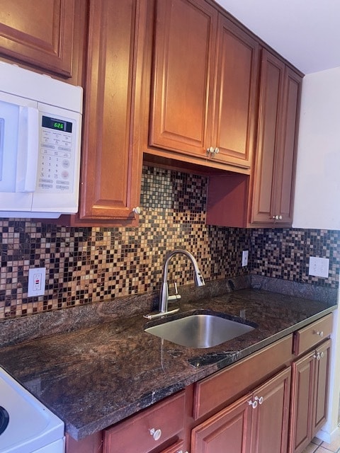 Building Photo - 4809 46th Ave N Unit 3