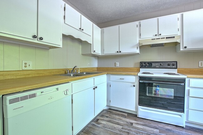 Photo - 405 Cypress St Unit 405 Cypress St #12