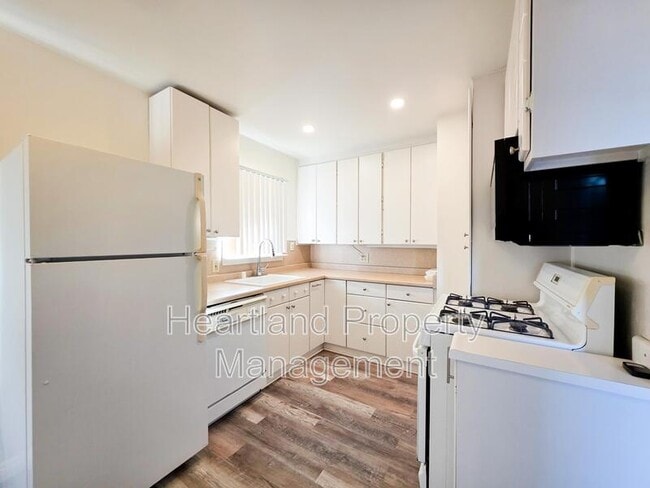 Photo - 5031 Monroe Ave