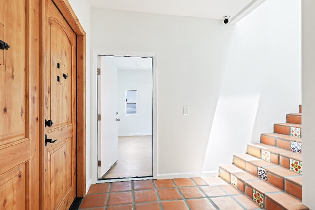 Photo - 5232 W 20th St