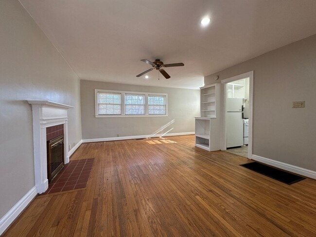 Photo - Coming Soon! Charming 1 BR House, 6 min from UK! New Flooring & Paint, Fenced Backyard, Pets Ok!