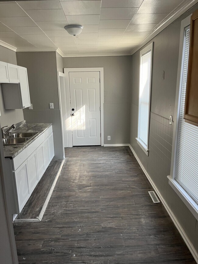 Photo - 1450 Colburn St