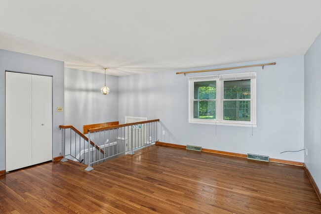 102 Roosevelt Rd