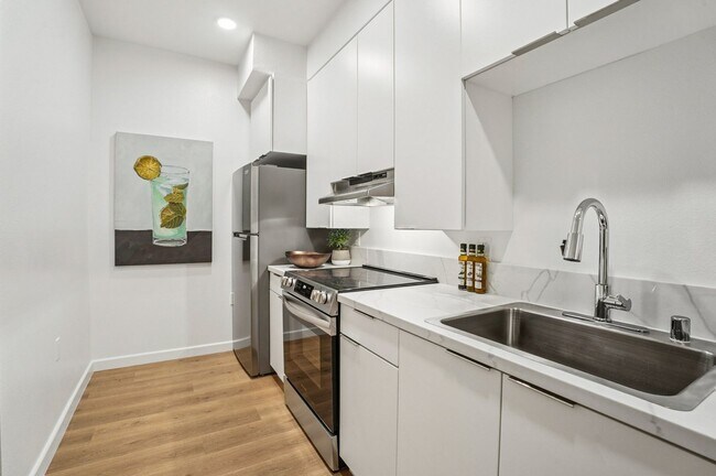 8733 Reading Ave - The Stride