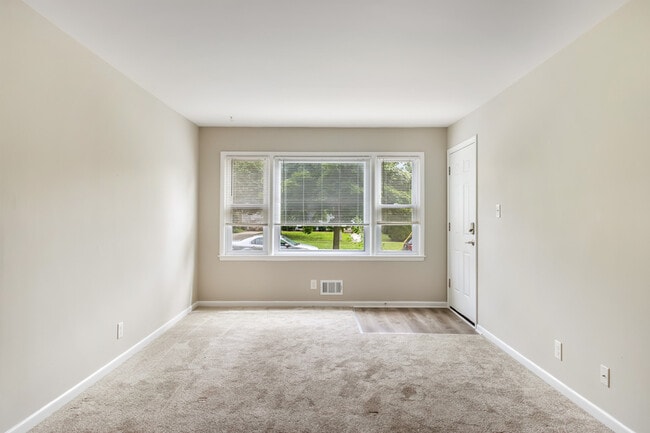 Photo - 151 S Grand Ave Unit 4