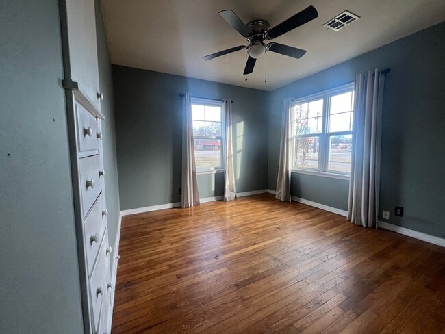 Photo - 2218 Lampton St