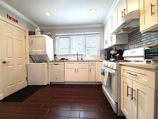 Photo - 26 Larose Pl Unit 3