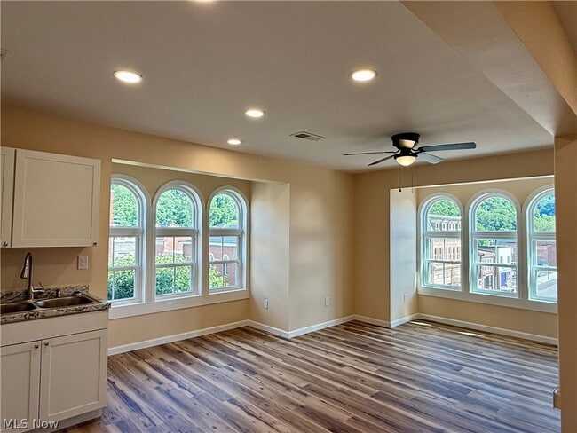Photo - 701 Charles St Unit Apt B