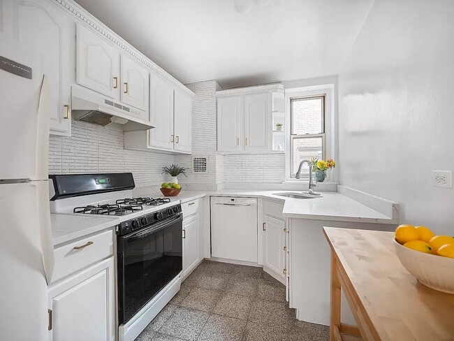 Photo - 415 Argyle Rd Unit 7R