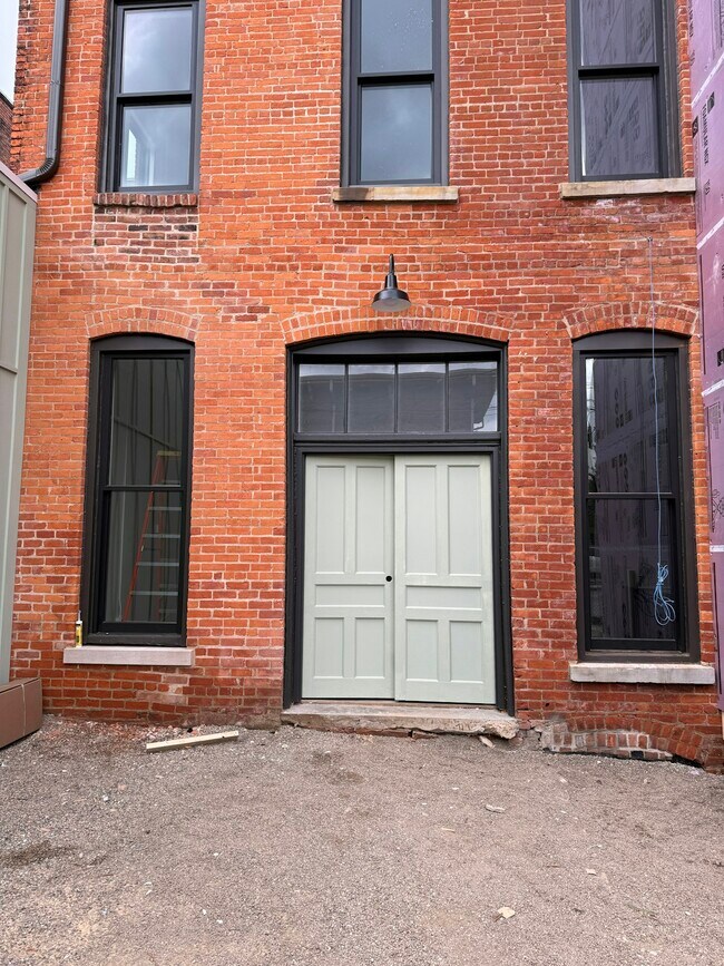 Photo - 106 E Erie St Unit 1A