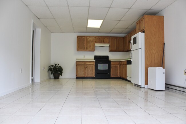 Building Photo - 28 Brown Hollow Ln Unit Apart A