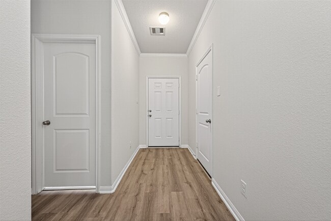 Photo - 15059 Meadow Glen N