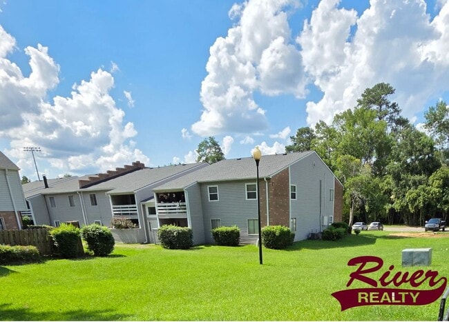 Building Photo - Charming 2-Bedroom Condo for Rent in Fount...