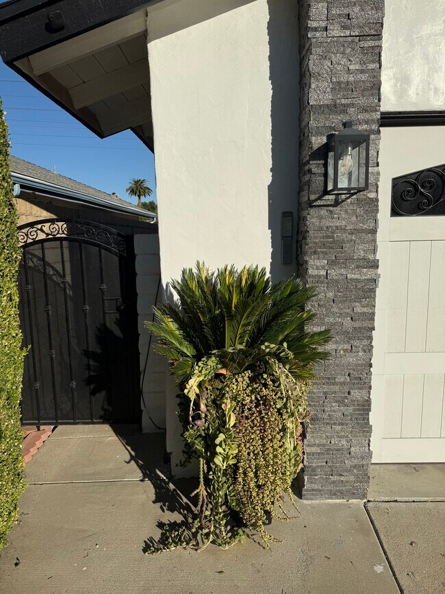 Photo - 9140 Crebs Ave