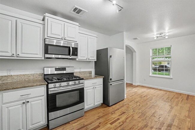 Photo - 6307 Chesterfield Ave