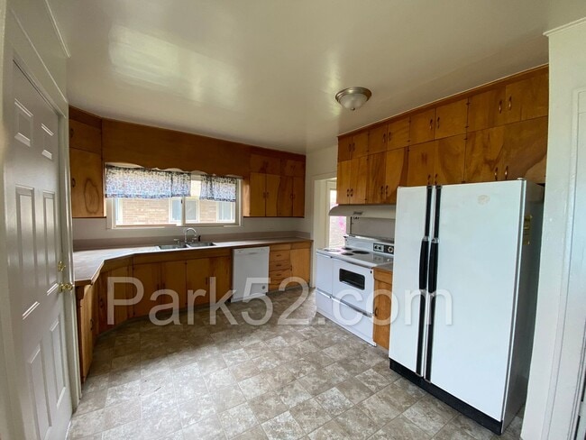 Photo - Beautiful 4 Bedroom in North Tacoma!