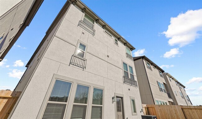 Photo - 10609 Centre Green Way