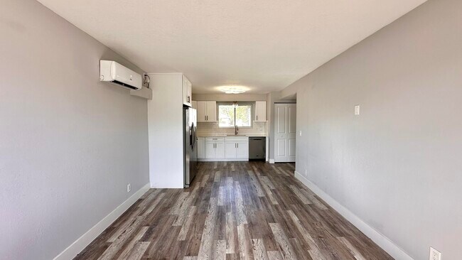 Photo - 309 Swain Blvd Apartamento