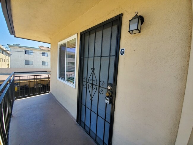 Building Photo - 4048 139th St Unit G