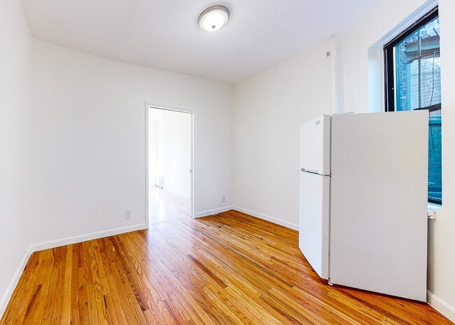 Photo - West 147th Street Unidad 22