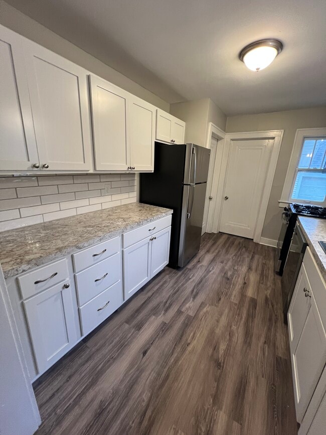 Photo - 1944 Oakwood Ave NE