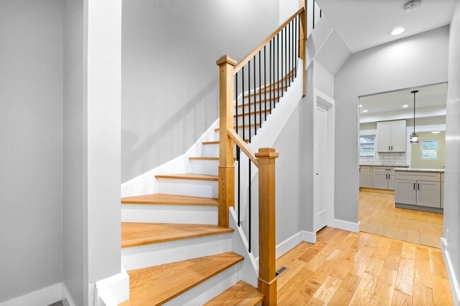 Photo - Beautifully Renovated 3 Bed/2.5 Bath Home in Mt Washington - Convenient Location