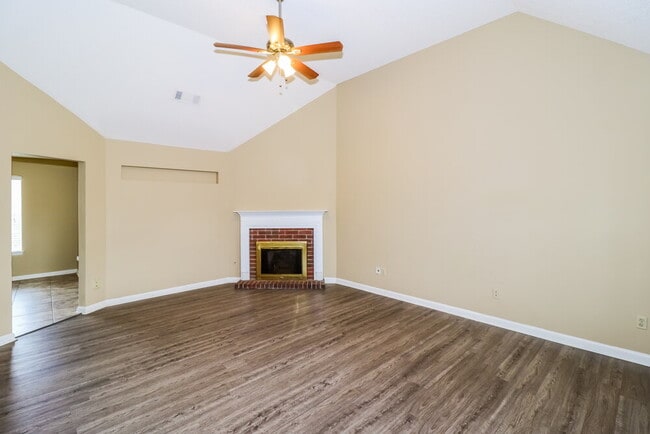 Photo - 1837 Black Bear Cir W