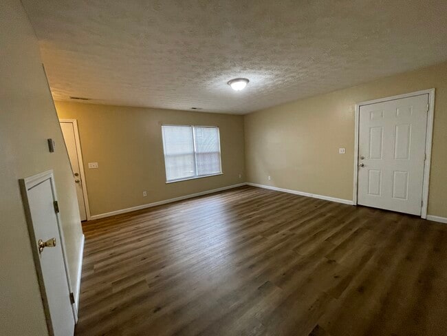 Living Area - 2514 3rd Ave Apartamentos Unidad Half