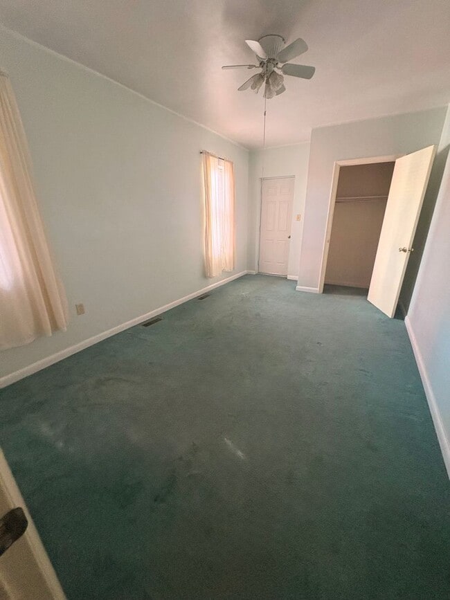 Photo - Section 8 Eligible-Spacious 3-4 Bedroom House, Yard, Parking-York City SD