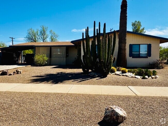 Building Photo - FOR RENT Rental