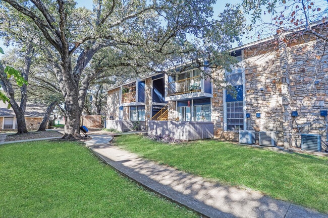 Building Photo - Woodland Ridge