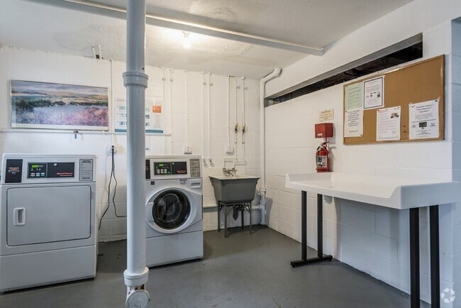 Building Photo - B5 Colonial Dr Unit 2 Rental