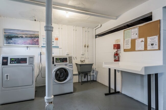 Photo - B5 Colonial Dr Apartments Unit 2
