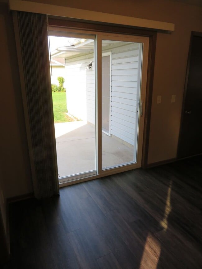 Photo - Harry Roethle Briarwood Duplex Unit 1605 Briarwood