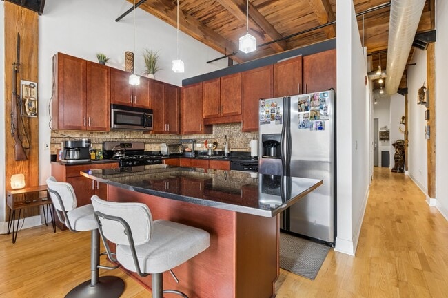 Photo - 770 W Gladys Ave