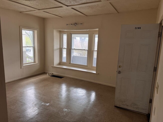 Photo - 871 Lake Ave