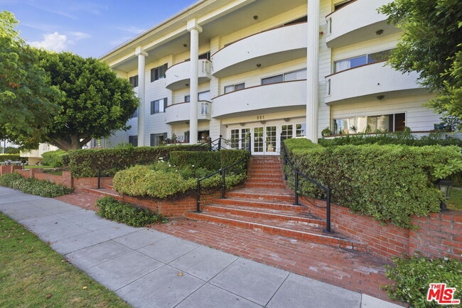Building Photo - 521 Montana Ave