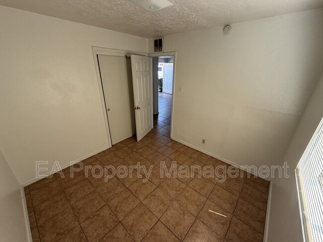 Photo - 3413 Gibson Blvd SE