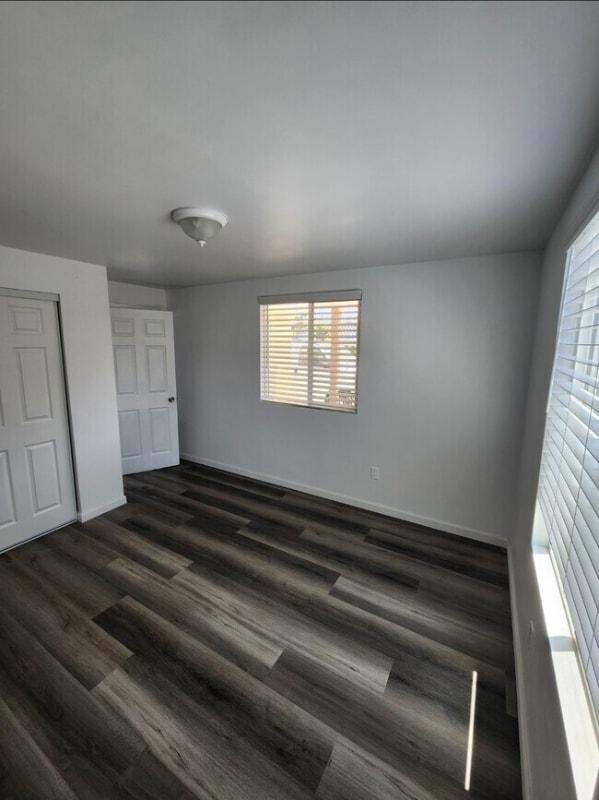 Photo - 1531 W 71st St